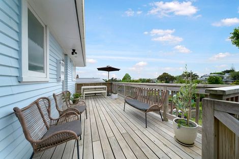 Photo of property in 7 Kelwyn Road, Kelston, Auckland, 0602