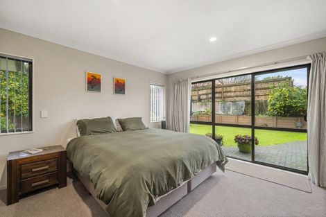 Photo of property in 21 Heaphy Place, Pukehangi, Rotorua, 3015