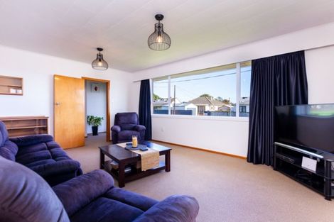 Photo of property in 9 Waimea Street, Westown, New Plymouth, 4310