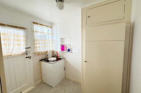 Photo of property in 1/204 Edmonton Road, Te Atatu South, Auckland, 0610