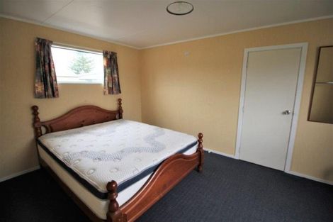 Photo of property in 13 Hall Place, Foxton Beach, Foxton, 4815