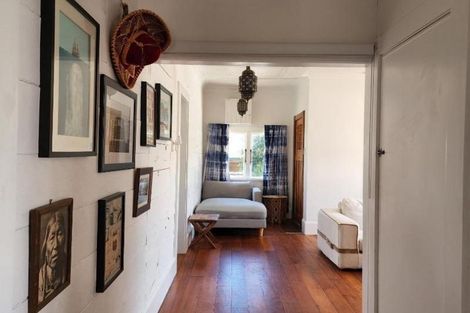 Photo of property in 20 Mcfarlane Street, Oakura, 4314