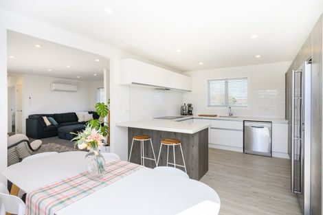 Photo of property in 10 Gladys Place, Kelvin Grove, Palmerston North, 4414