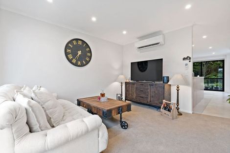 Photo of property in 29 Matairangi Avenue, Totara Heights, Auckland, 2105