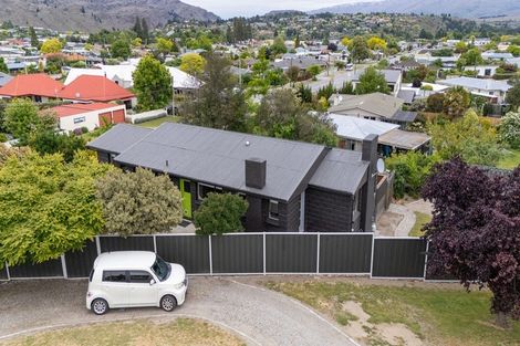 Photo of property in 2 Royal Terrace, Alexandra, 9320