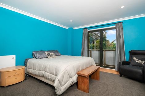 Photo of property in 36 Turanga Road, Henderson Valley, Auckland, 0612