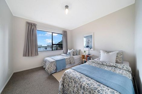 Photo of property in 2/12 Grimshaw Place, Henderson, Auckland, 0612