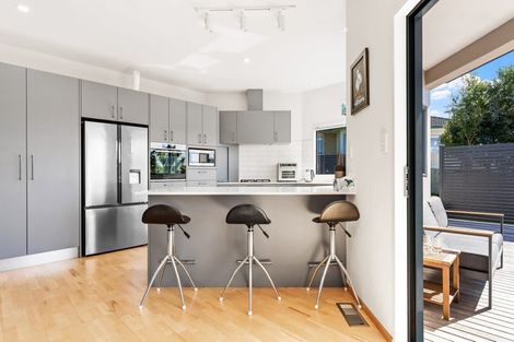 Photo of property in 35 Blue Heron Rise, Stanmore Bay, Whangaparaoa, 0932