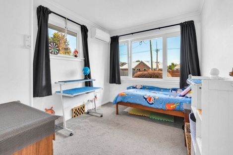 Photo of property in 136 Avonhead Road, Avonhead, Christchurch, 8042