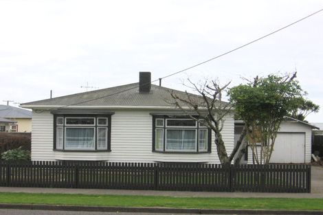 Photo of property in 49 Weraroa Road, Levin, 5510