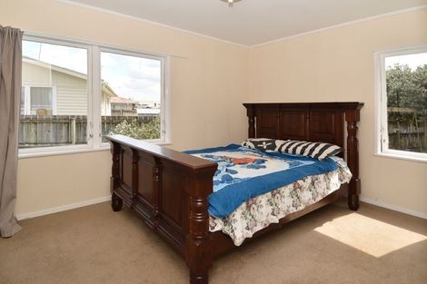 Photo of property in 21 John Gray Street, Papakura, 2110