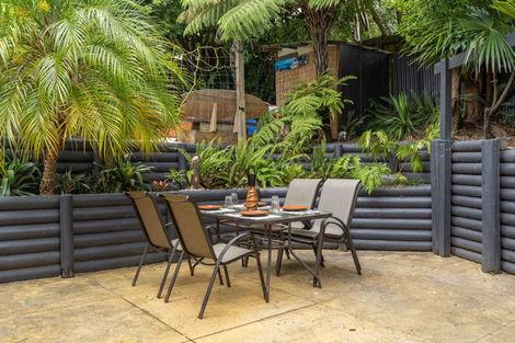 Photo of property in 15 Arde Place, Massey, Auckland, 0614