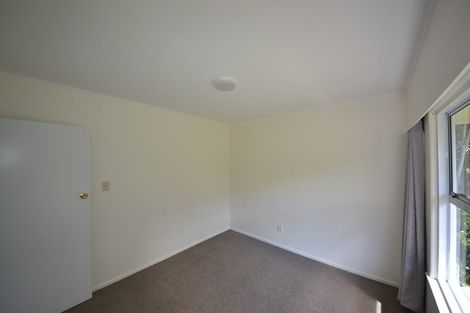 Photo of property in 27 Chivalry Road, Glenfield, Auckland, 0629