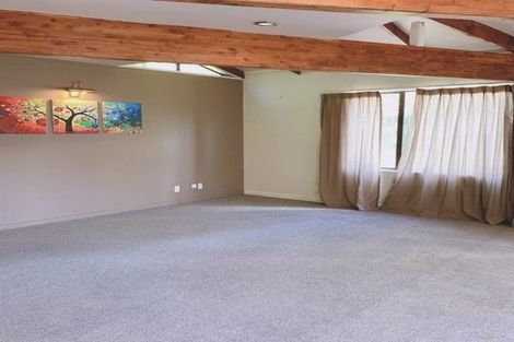 Photo of property in 5 Telephone Road, Birkenhead, Auckland, 0626