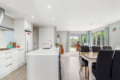 Photo of property in 33 Captain Mitchell Drive, Opaheke, Papakura, 2113