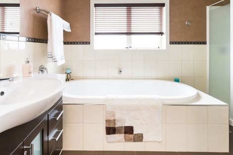 Photo of property in 3 Alma Place, Milson, Palmerston North, 4414