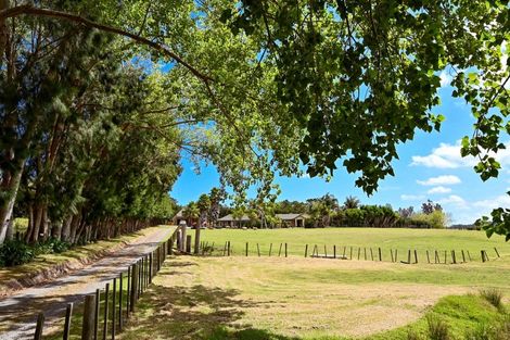 Photo of property in 30 Foster Road, Kumeu, 0891