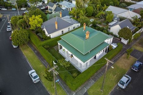 Photo of property in 61 Aroha Avenue, Sandringham, Auckland, 1025