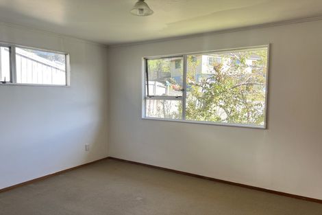 Photo of property in 1/18 Theban Place, Totara Vale, Auckland, 0629