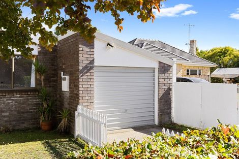 Photo of property in 65a Vardon Road, St Andrews, Hamilton, 3200