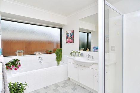 Photo of property in 12 Belgrove Place, Parklands, Christchurch, 8083