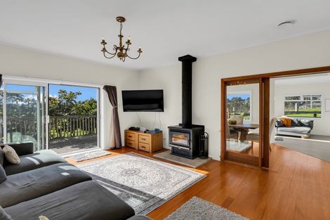 Photo of property in 151 Shelly Beach Road, South Head, Helensville, 0874