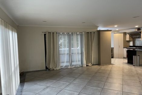 Photo of property in 89a Mt Lebanon Crescent, The Gardens, Auckland, 2105