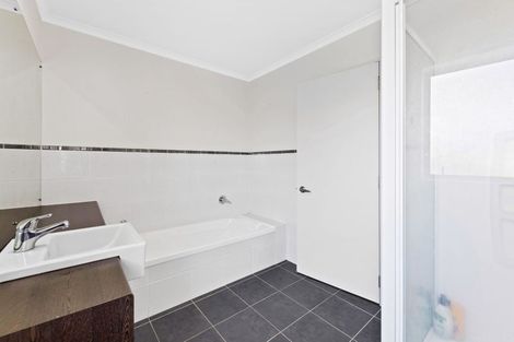 Photo of property in 17 Turnberry Drive, Wattle Downs, Auckland, 2103