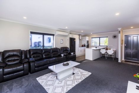 Photo of property in 123 Riverstone Drive, Riverstone Terraces, Upper Hutt, 5018