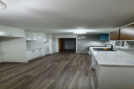 Photo of property in 34 Chislehurst Street, Henderson, Auckland, 0612