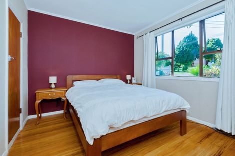 Photo of property in 7 Springside Place, New Lynn, Auckland, 0600