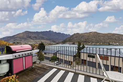 Photo of property in Elkridge Apartments, 1-21/64a Marina Drive, Frankton, Queenstown, 9300