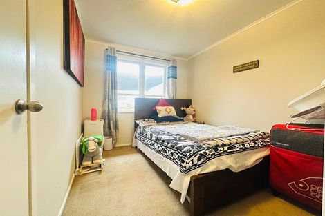 Photo of property in 25 Larnoch Road, Henderson, Auckland, 0610