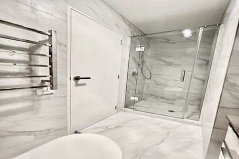 Photo of property in 10/10 Vinifera Place, Fairview Heights, Auckland, 0632