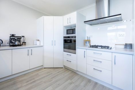 Photo of property in 51 Percy Kinsman Crescent, Riverstone Terraces, Upper Hutt, 5018