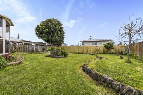 Photo of property in 17 Edgewater Drive, Pakuranga, Auckland, 2010