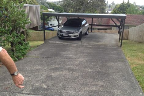 Photo of property in 2/247 Wairau Road, Totara Vale, Auckland, 0627