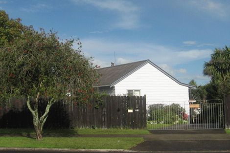 Photo of property in 139 Aviemore Drive, Highland Park, Auckland, 2010