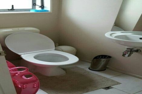 Photo of property in 24/3 Hulme Place, Henderson, Auckland, 0612