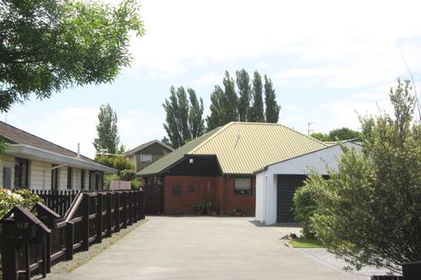 Photo of property in 1/16 Regency Crescent, Redwood, Christchurch, 8051