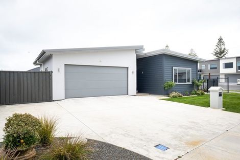 Photo of property in 2 Hurunui Drive, Te Awa, Napier, 4110