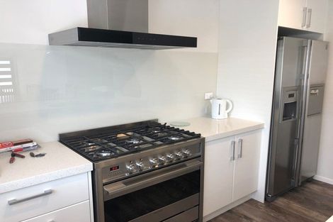 Photo of property in 32 Harding Drive, Papamoa Beach, Papamoa, 3118