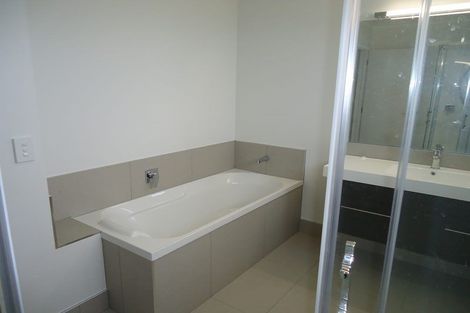 Photo of property in 10 Roto View, One Tree Point, 0118