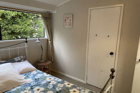 Photo of property in 1/20 Colonial Road, Birkenhead, Auckland, 0626