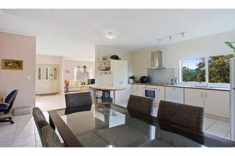 Photo of property in 4 Tern Place, Unsworth Heights, Auckland, 0632