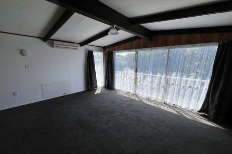 Photo of property in 2 Mervyn Place, Plimmerton, Porirua, 5026