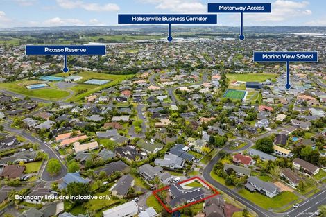 Photo of property in 4 Raphael Place, West Harbour, Auckland, 0618
