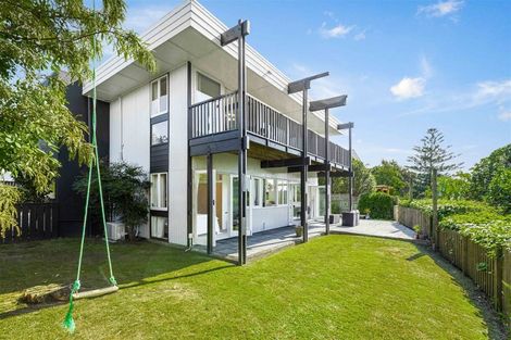 Photo of property in 94 Exmouth Road, Northcote, Auckland, 0627