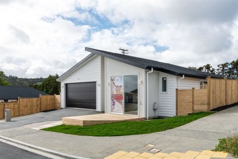 Photo of property in 13 Barrique Road, Kumeu, 0810