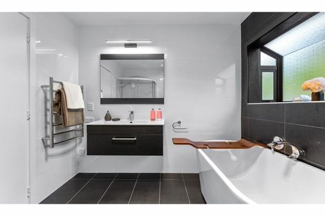 Photo of property in 61 Pemberton Avenue, Bayview, Auckland, 0629